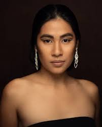 Sarah Boudreau's Instagram, Twitter & Facebook