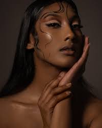 Elizabeth Persaud's Instagram, Twitter & Facebook