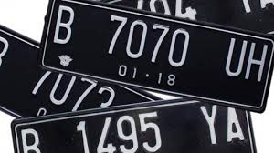 Kemudian ganti plat yang dimaksud bukan ganti nomor plat ya, melainkan hanya platnya saja yang diganti dengan masa berlaku baru untuk 5 tahun yang besaran yang harus dibayar tergantung jenis dan tahun kendaraan ya…berhubung motor saya adalah yamaha mio keluaran tahun 2010, maka. Inilah Biaya Resmi Bikin Pelat Nomor Terbaru Tribun Jateng
