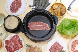 1 day ago · 明天疫情警戒調降至二級，台中市餐飲可內用，台中人想吃美食的心蠢蠢欲動，外地人來台中必吃的「屋馬燒肉」，原本明天起開放內用，且預約. å°ä¸­å¸‚ç¾Žé£ŸæŽ¨è–¦å±‹é¦¬ç‡'è‚‰ä¸­æ¸¯åº— å±‹é¦¬é˜²ç–«å¤–å¸¶å¥—é¤ å±‹é¦¬æµ·é®®ç²¥ 176å…ƒç¨äº« åœ¨å®¶äº«å—ç‡'è‚‰åº—çš„å„€å¼æ„Ÿ é£›å¤©ç'‡