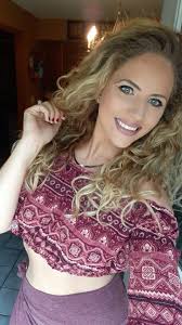 Who else thinks Kim basinger in Batman is how people think of when they  read about Cher reo? I can see it.