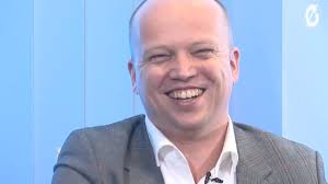 Trygve slagsvold vedum fikk latteren fra denne mannen. Latterkongen Vedum