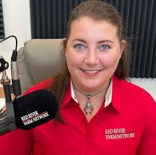 Whitney Bloom's Instagram, Twitter & Facebook