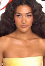 Olivia Dean Yellow Dress