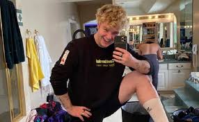 Alex warren is an american youtuber & model.✅ biography age, height, net worth (2021), earnings, relationship, parents, wiki, education, siblings, facts gf. 10 Things You Didn T Know About Alex Warren