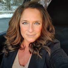 Lori Gregoire's Instagram, Twitter & Facebook