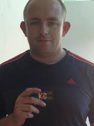 Derek Hickey showing off his K2C key tag old school K2C member all the way  👊