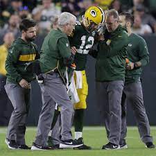 Report Aaron Rodgers Has Deep Bone Bruise And Sprained Mcl Will Wear A Brace Daily Norseman
