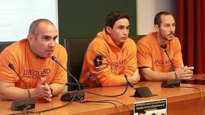 Los bomberos absueltos en Grecia piden al Parlamento andaluz que el drama  de los refugiados «no caiga en el olvido»