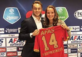 Guus meeuwis en zijn vriendin manon meijers zijn afgelopen week door een diep dal gegaan om de grap die rené van der gijp vorige week maandag heeft gemaakt in veronica inside. Az Legt Koopmeiners Voor Vijf Jaar Vast En Voegt Hem Toe Aan De A Selectie Wasserman