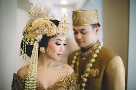 Contoh gambar pakaian adat sunda. Pakaian Adat Jawa Barat Semerbak Bak Putri Kerajaan