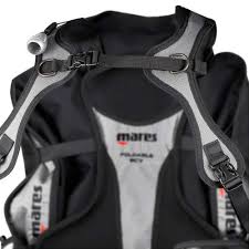 scuba diving gear buoyancy compensators back inflation at