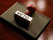 Usul itu diluluskan secara undian suara dan dikemukakan. Definisi Veto Perbendaharaan Kata 2021