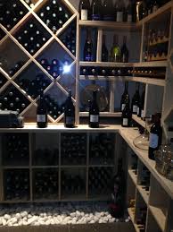 Ne doit pas être confondu avec caviste (établissement). Jolie Cave A Vin Cave A Vin Design Amenagement Cave A Vin Etageres A Bouteilles De Vin