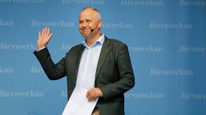Samtidigt har vänsterpartiet mora nominerat kajsa fredholm till partistyrelsen i vänsterpartiet. Vanstern Blott En Dorrmatta Nwt