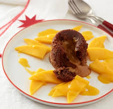Warmes Schoko Kuchlein Mit Karamellkern Rezept Lebensmittel Essen Essen Und Trinken Rezepte