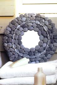 Las piedras doradas para decorar las uñas son unas de las más solicitadas cuando deseas lucir tus uñas muy elegantes. Ideas Para Realizar Marcos Y Espejos Ecocosas Espejos Espejos Para Banos Marcos Para Espejos