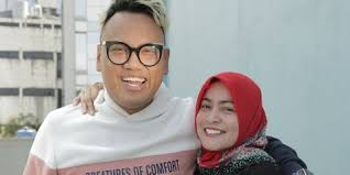Hubungan kriss hatta dengan mantan istrinya hilda vitria memang kurang baik setelah mereka berpisah. Uya Kuya Berencana Hipnotis Billy Hilda Dan Kriss Hatta Agar Masalah Kelar Kapanlagi Com