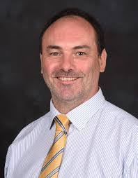 Ian Findlay's Instagram, Twitter & Facebook