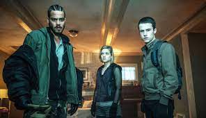 Don't breathe is a 2016 horror movie with a runtime of 1 hour and 28 minutes. We Need To Talk About That Awful Don T Breathe Twist Wired