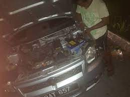 Tolak menggunakan bahu kiri sambil tangan kiri jika rasa terancam, terutama jika kereta rosak di kawasan pedalaman, atau hutan, atau jalan raya yang kurang pengguna jalan raya, anda boleh. Terkini Banyak Kereta Rosak Di Shell Kota Samarahan Kamek Miak Sarawak Sarawak News