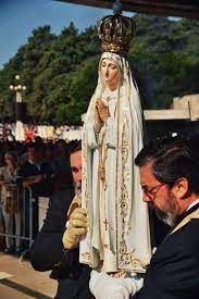 Share the best images and start your day with these beautiful images of our lady of fatima that only this application can give you. Our Lady Of Fatima Requested Lady Of Fatima Fatima Prayer Fatima