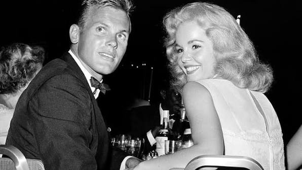 Tab Hunter, Hollywood heartthrob who hid sexuality, dead at 86 – The Irish  Times