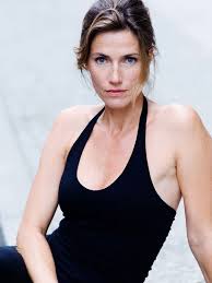 Detective valeria ferro investigates crimes motivated by jealousy, vendettas and repressed anger to seek the truth and justice. Julia Bremermann 24 Mai 1967 In Bremen Ist Eine Deutsche Schauspielerin Bekannt Geworden Ist Sie Durch Vers Schauspieler Darsteller Deutsche Schauspieler