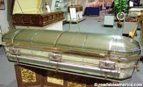 One Of The Other Surviving Glass Coffins At The National Museum Of Funeral History In Houston Tx Yes In The Backgroun Casket Grave Marker National Museum