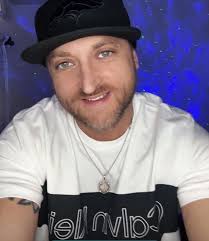 Hi all! I just wanted to introduce myself and share a photo I took..we live  in Kansas City…broncos forever 🧡💙🧡💙