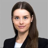 Elizabeth Crosbie's Instagram, Twitter & Facebook