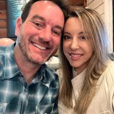 Nikki Donovan's Instagram, Twitter & Facebook