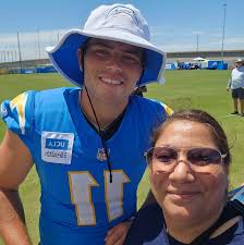 Aaliyah Chavez, the #1 women's basketball recruit in the country, commits  to the Oklahoma. Chavez chose the Sooners over Texas, Texas Tech, LSU, and  South Carolina.