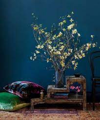 Wand Streichen In Farbpalette Der Wandfarbe Blau Wandfarbe Petrol Wandfarbe Blaue Wohnzimmer