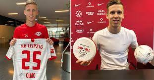 Explore tweets of dani olmo @daniolmo7 on twitter. Rb Leipzig Toptalent Dani Olmo Stiftet Exklusives Fanpaket