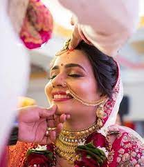 Jun 18, 2021 · (genesis bcw photo) facebook; Kumkum Boxes A Must Have For Indian Weddings Indian Wedding Photography Couples Indian Wedding Photography Wedding Couple Poses