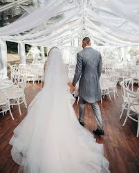 Sie gilt als engste beraterin von julian assange und begleitete edward snowden im sommer 2013 auf dessen flug von hongkong nach moskau. Sarah Harrison En Instagram Unsere Traumhochzeit Noch Viel Schoner Als Ich Es Mir Jemals Ertraumt Hatte Traumhochzeit Hochzeit Hochzeit Bilder