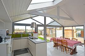 Place à la cuisine dans une véranda lumineuse et conviviale. Creer Une Cuisine Dans La Veranda Ou L Extension Maison Verandaline