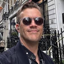 Renee Larkin's Instagram, Twitter & Facebook