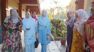 Farhatul fairuzah duración 3:23 tamaño. Kunjungan Mahabbah Oleh Qariah Ustazah Nor Farhatul Fairuzah Ke Sk Tanjung Aru Ii Pejabat Pendidikan Daerah Kota Kinabalu