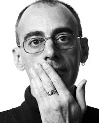 VIVA CAIO FERNANDO ABREU! Em 25 de fevereiro de 1996, o Brasil perdia Caio Fernando  Abreu, consagrado jornalista, dramaturgo e escritor. Natural de Santiago,  Rio Grande do Sul, Caio Fernando Abreu foi