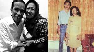 #menujuindonesiamaju dikelola oleh tim komunikasi digital presiden. Beredar Foto Diduga Ibu Jokowi Saat Muda Dengan Sang Putra Kabarnya Dulu Berjualan Kayu Tribunnewsmaker Com