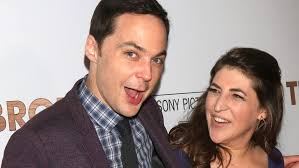 The big bang theory alum and neuroscientist, 45, is set to serve as. Big Bang Theory Star Sauer United Airlines Lasst Mayim Bialik Zuruck