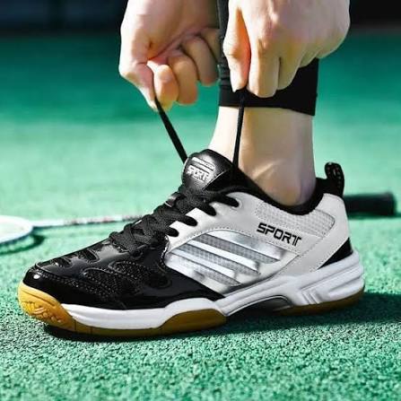 Giày thể thao là gì? Tất tần tật về sneaker, running, training