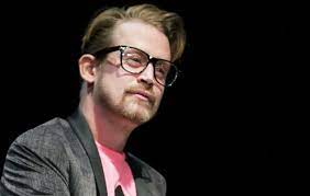 Macaulay culkin is an american actor and musician. Macaulay Culkin Reportedly Set To Appear In Home Alone Reboot Nme