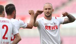 Do you want to watch the match? Darum Zeigt Sky Das Freitagsspiel Fc Augsburg Vs 1 Fc Koln Nicht Live Im Tv Und Livestream