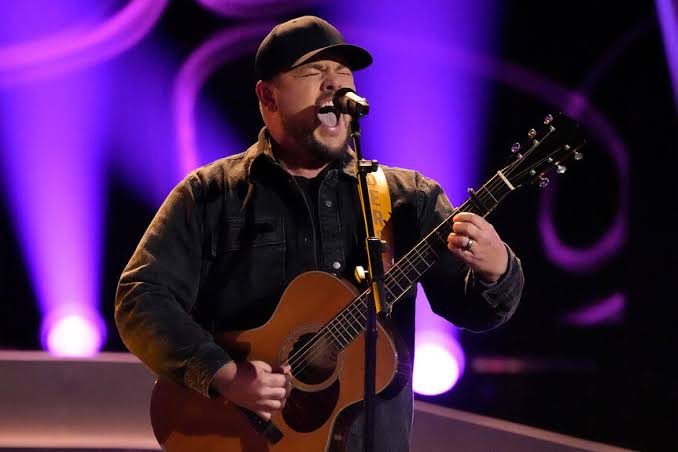 See Josh Sanders Sing "Black Water" on The Voice Playoffs