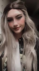 Savannah Moreau's Instagram, Twitter & Facebook