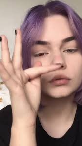 Kaneki Finger Crack Habit Explained