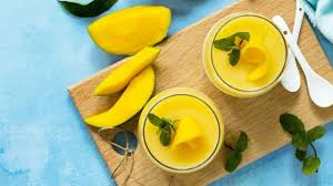 Tambahkan gula, susu kental manis atau susu uht full cream, dan es batu ke dalam blender agar rasa jus mangga lebih nikmat, kalian bisa campurkan susu kental manis di atasnya. Puding Susu Mangga Strawberry 15 M Kumparan Com